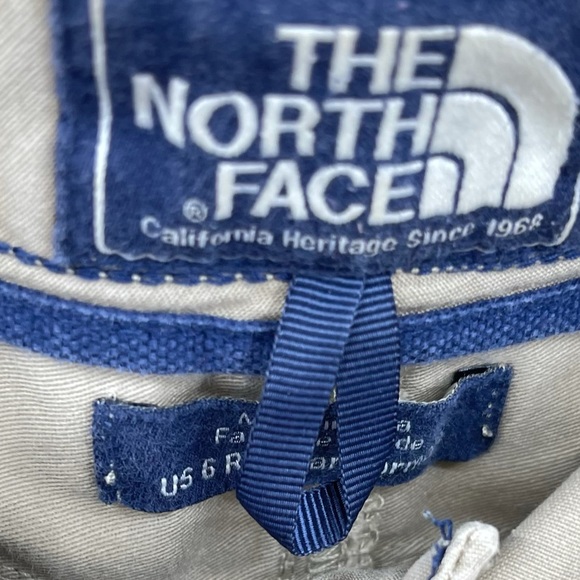 The North Face Khaki Shorts 6 - Picture 3 of 6